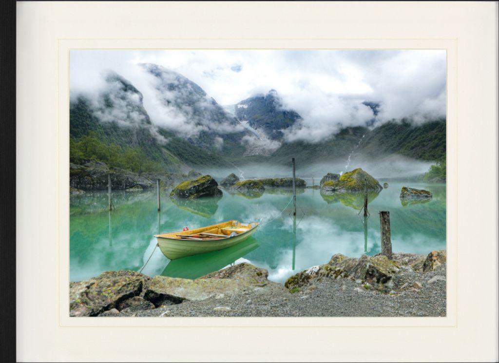 Seen Gerahmtes Bild Mit Edlem Passepartout | Wand-Bilder | Im Bilderrahmen - Bergsee Idylle Mit Boot In Norwegen (60 x 80 cm)