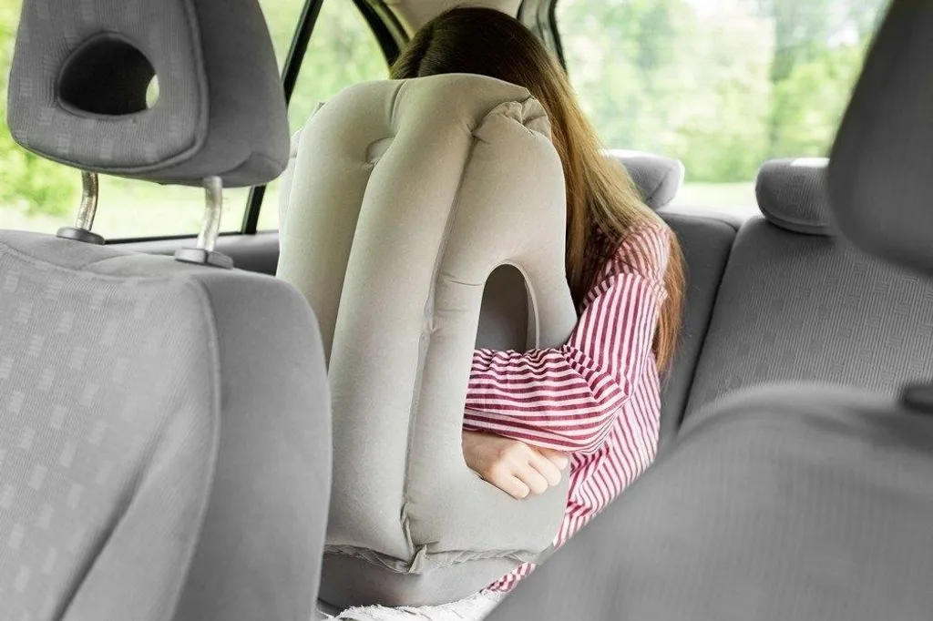 Coussin de voyage gonflable ergonomique avec support bras intégré Gris - 12