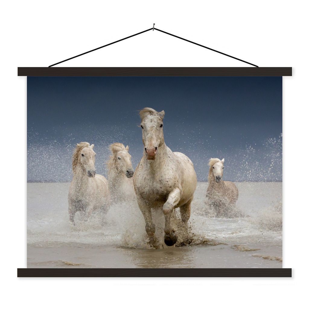 MuchoWow Textilposter Pferde - Wasser - Schlamm 150x113 cm mit schwarzem Rahmen - Wohnzimmer