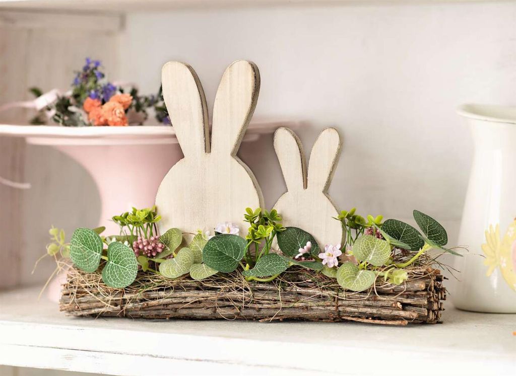 Osterdeko "Rustikal" aus Reisig mit 2 Hasenköpfen aus Holz und Kunstpflanzen, Tischdeko, Frühlingsdeko