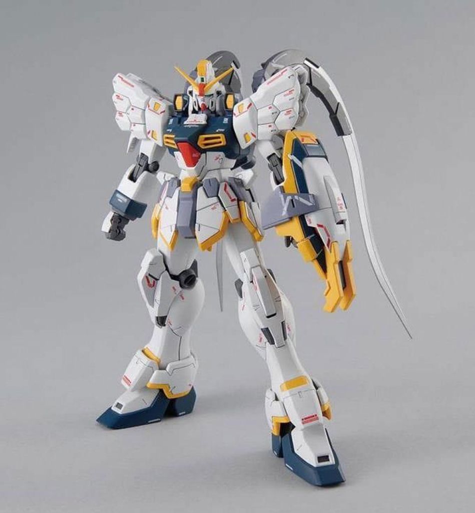 Gundam Wing Master Grade Plastic Model Kit 1/100 Gundam Immagine del prodotto 
