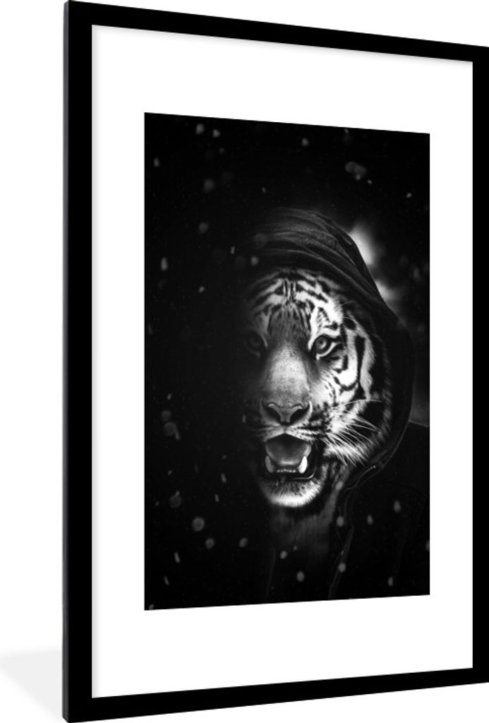 MuchoWow Gerahmtes Poster Tiger mit Kapuze im Schatten - schwarz und weiß 60x90 cm - Poster mit Schwarzem Bilderrahmen Wandposter Rahmen Foto Bi...