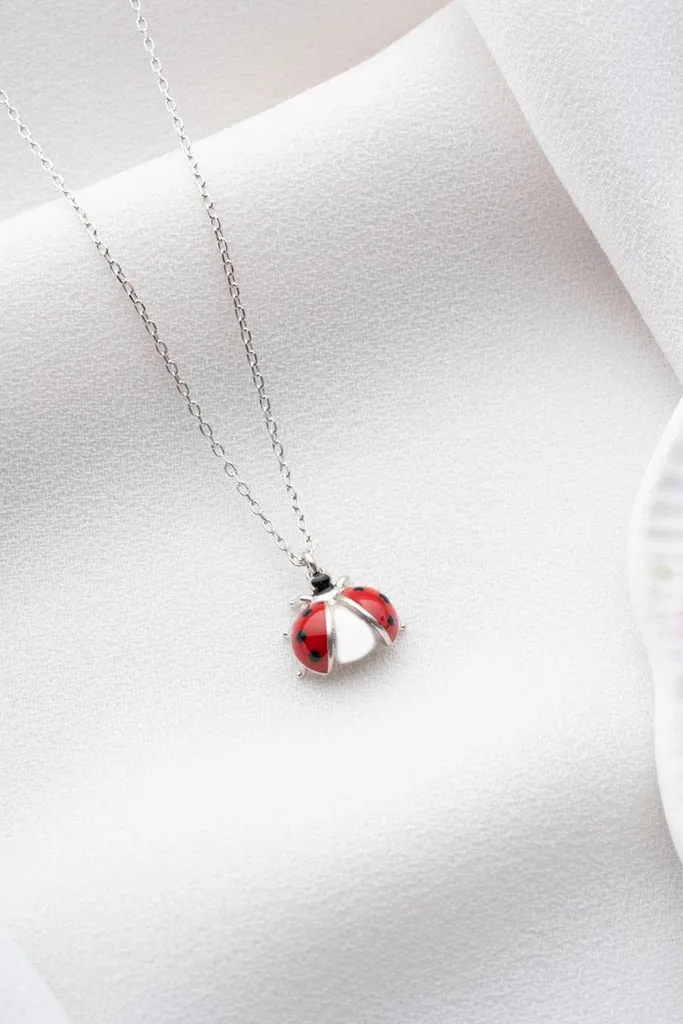Cadeau porte-bonheur : collier coccinelle argent 925 et émail rouge