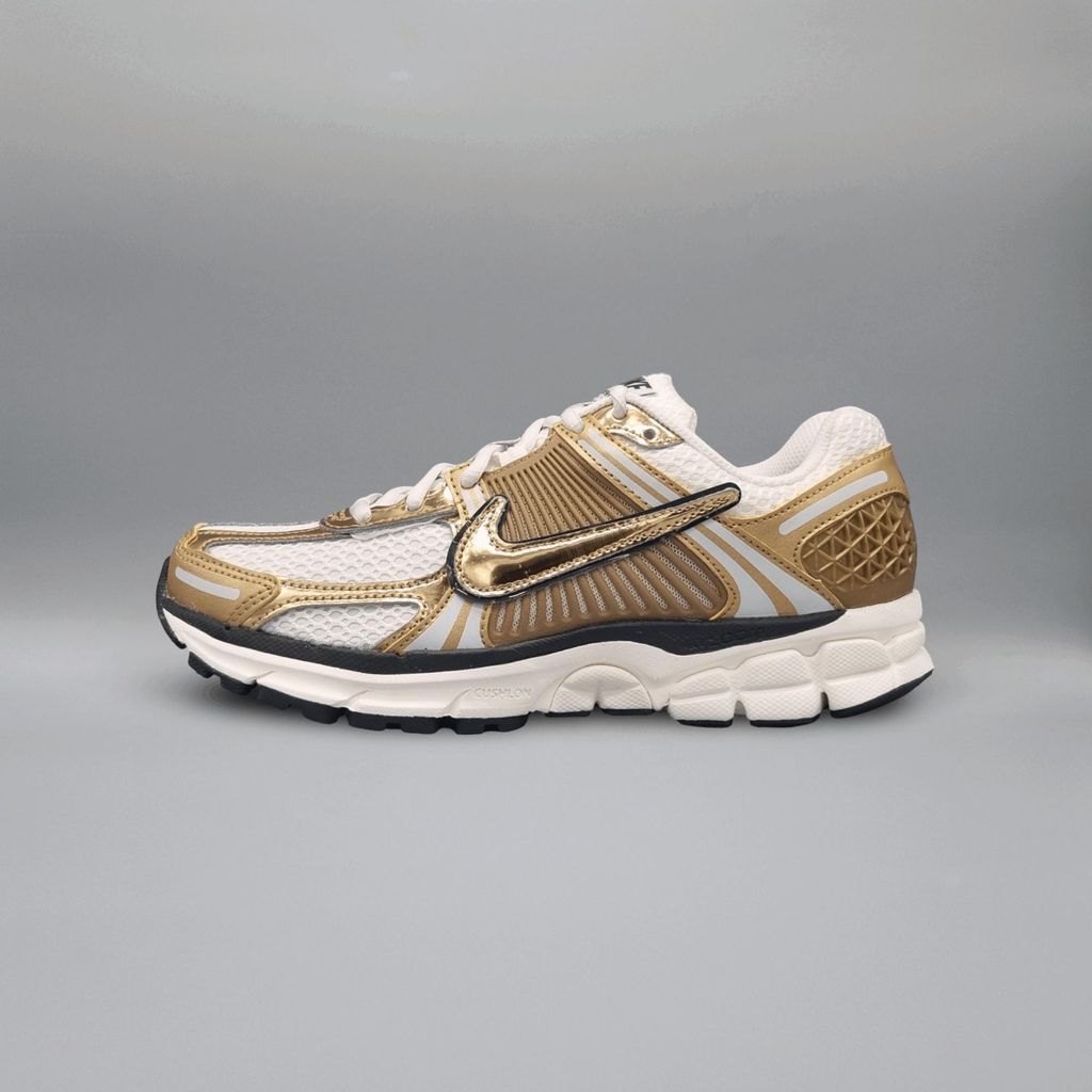 Nike Zoom Vomero 5 Metallic Gold (Womens) - 40.5 Größe: 40.5