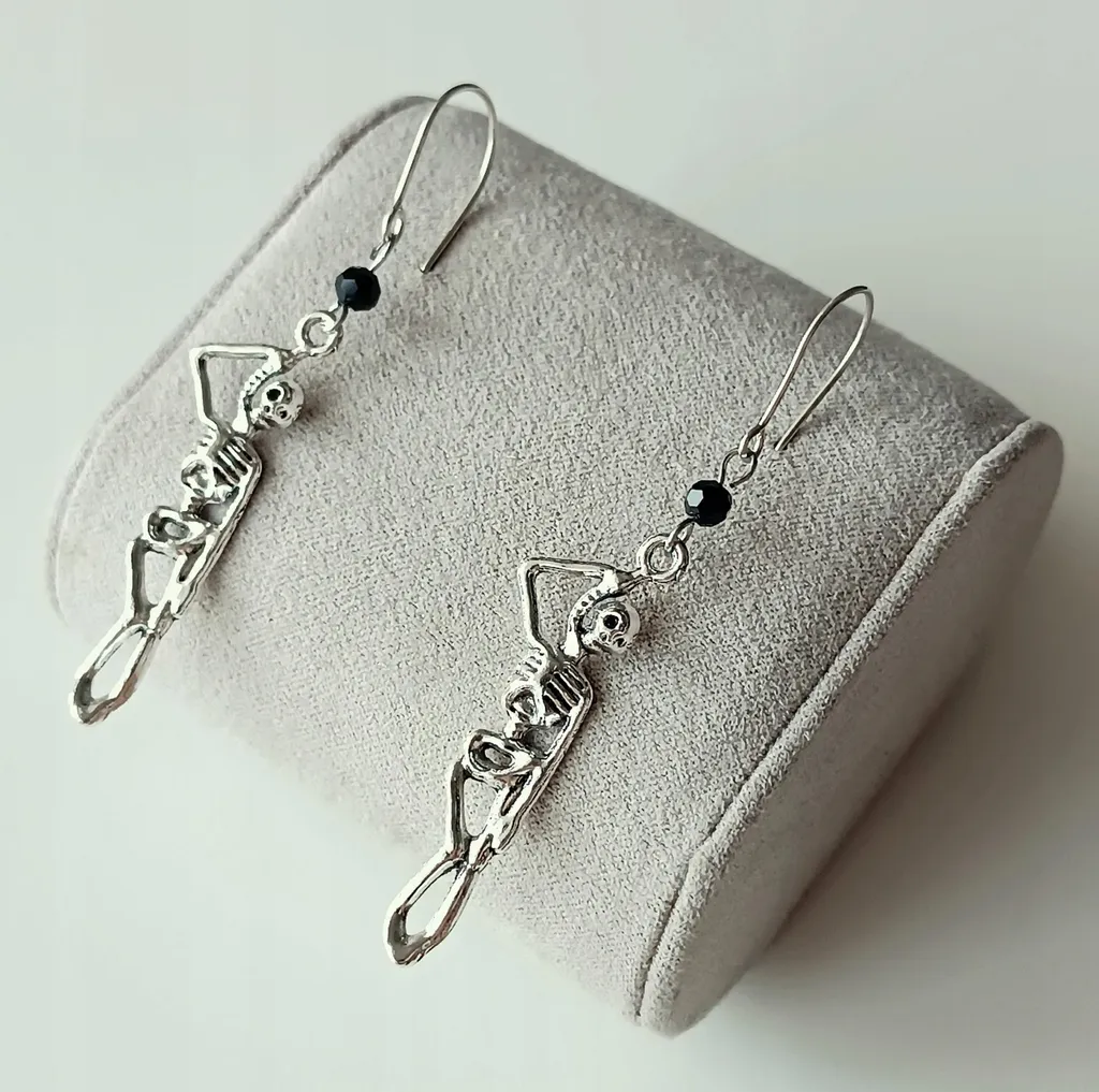 Orecchini Luxury Scheletro Pendente Argento 925 e Cristallo Beagle