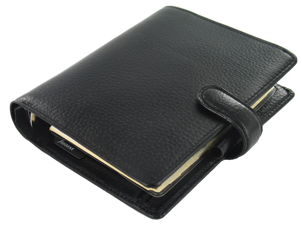 Agenda Filofax Finsbury Pocket Noir en Cuir Grainé avec Fermeture Patte