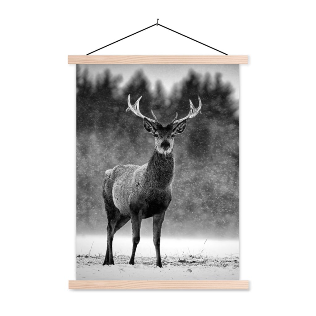 MuchoWow Textilposter Tiere - Hirsche - Winter - Schwarz - Weiß 40x53 cm mit holzfarbenen Rahmen - Schlafzimmer