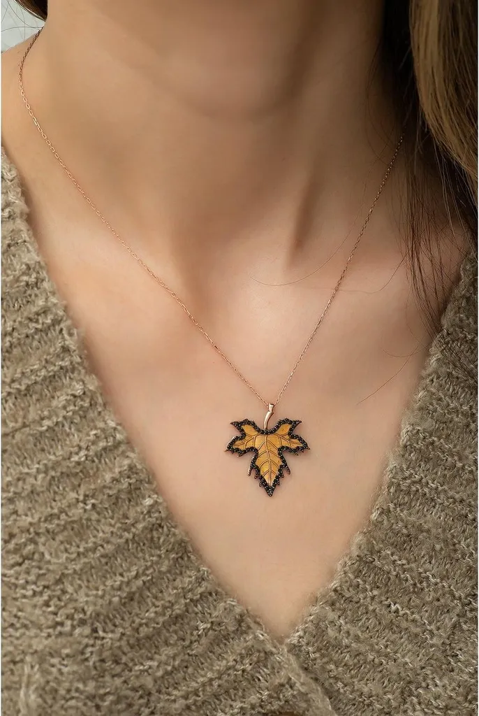 Collier argent 925 hypoallergénique pendentif feuille érable noire chic