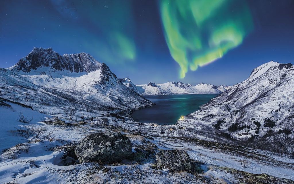 Sanders & Sanders Fototapete Polarlicht Blau und Grün 400 x 250 cm