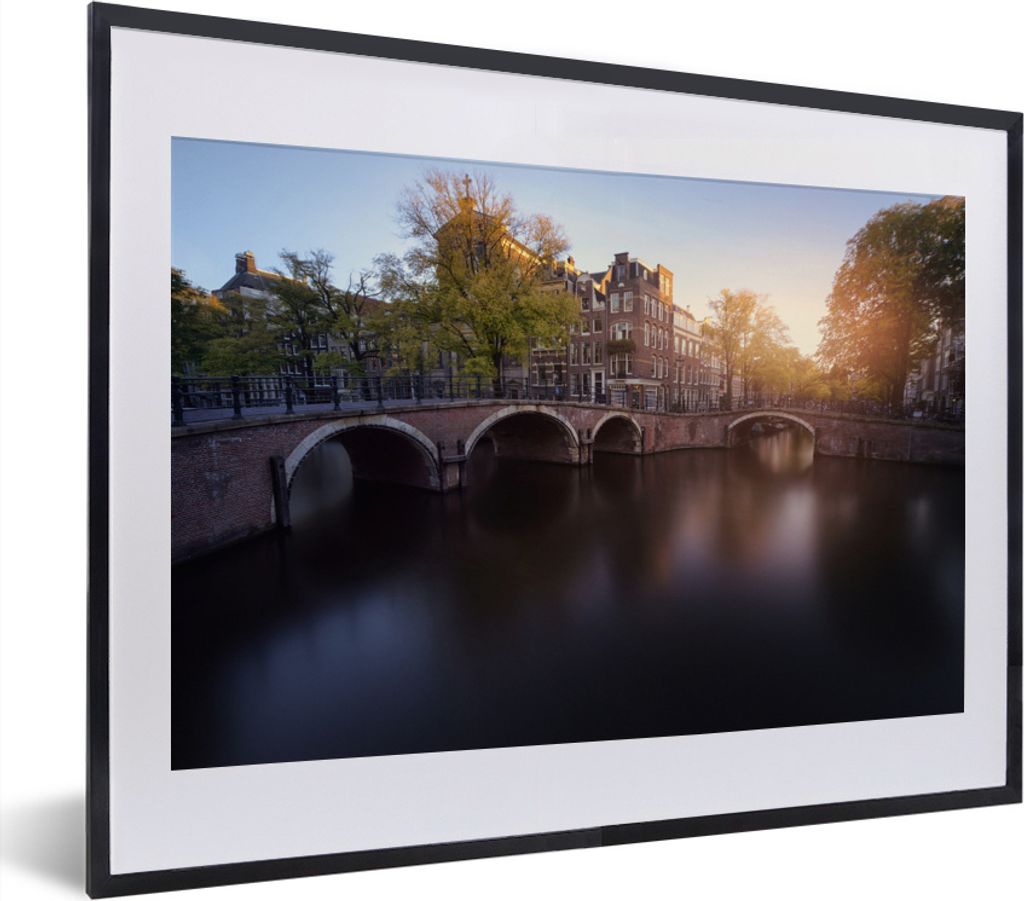 MuchoWow MuchoWow Gerahmtes Poster Ein Sonnenuntergang über der Keizersgracht in Amsterdam 40x30 cm - Poster mit zchwarzem Bilderrahmen - Bild...