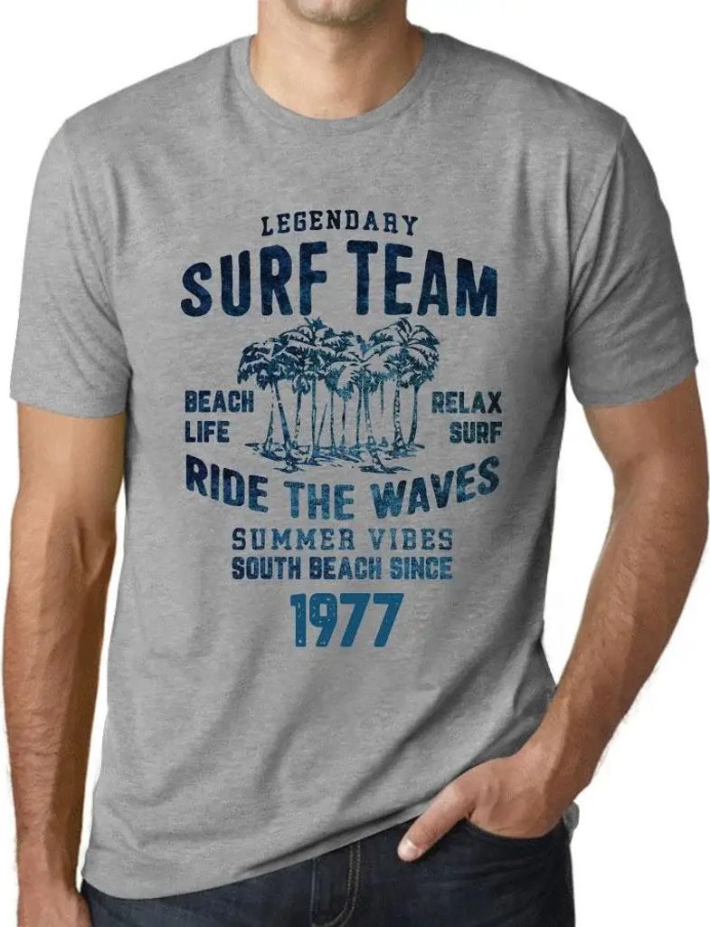 Herren Grafik T-Shirt Surf-Team Das Leben am Strand Reiten Sie die Wellen seit 1977 – Surf Team Beach Life Ride the Waves Since 1977 – Geschenk...