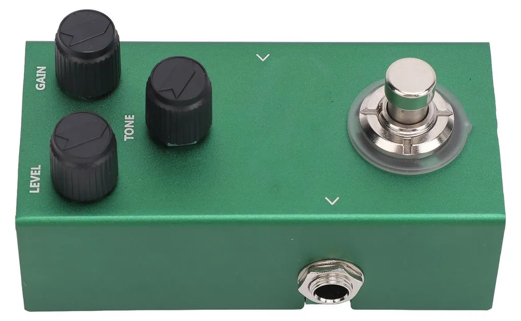 Pédale overdrive pour basse avec réglage de saturation et égalisation