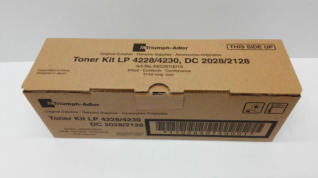 Toner noir Triumph-Adler 4422810015 pour imprimantes LP 4228 et 4230