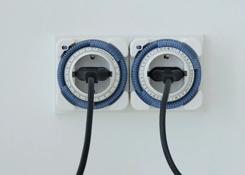 Horloge programmable analogique 24h avec 96 segments de précision - 9