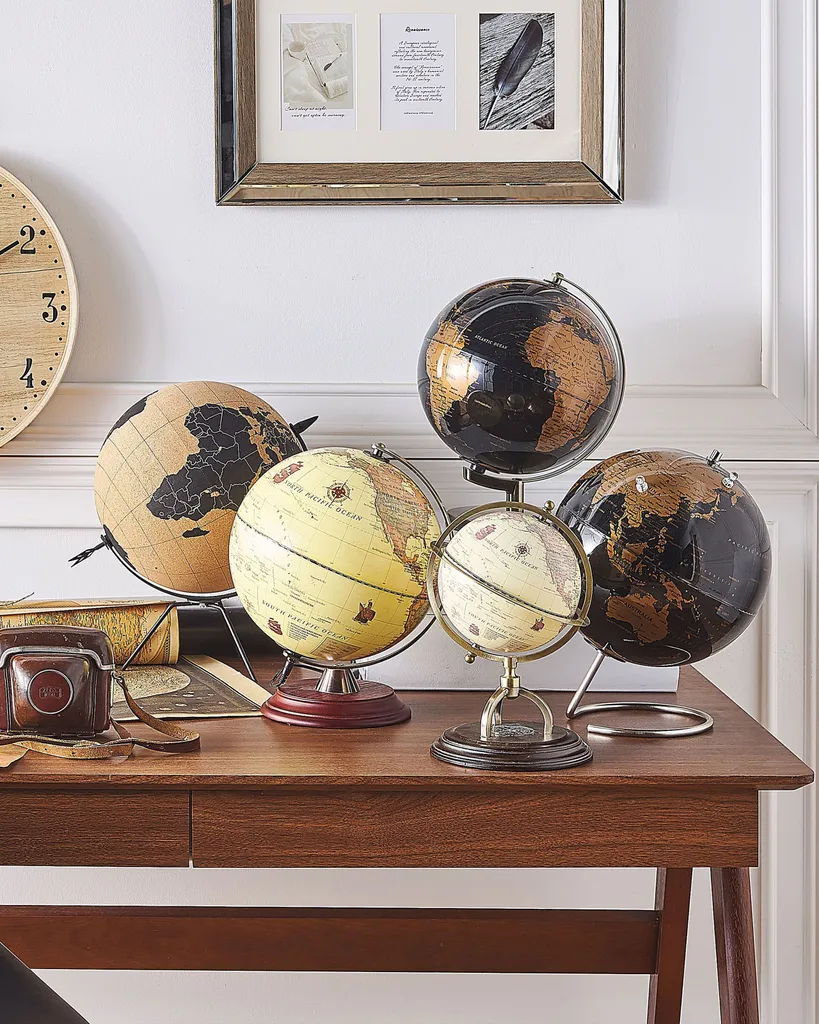 Globe terrestre en liège brun BELIANI ø 35 cm - mappemonde décorative - 4