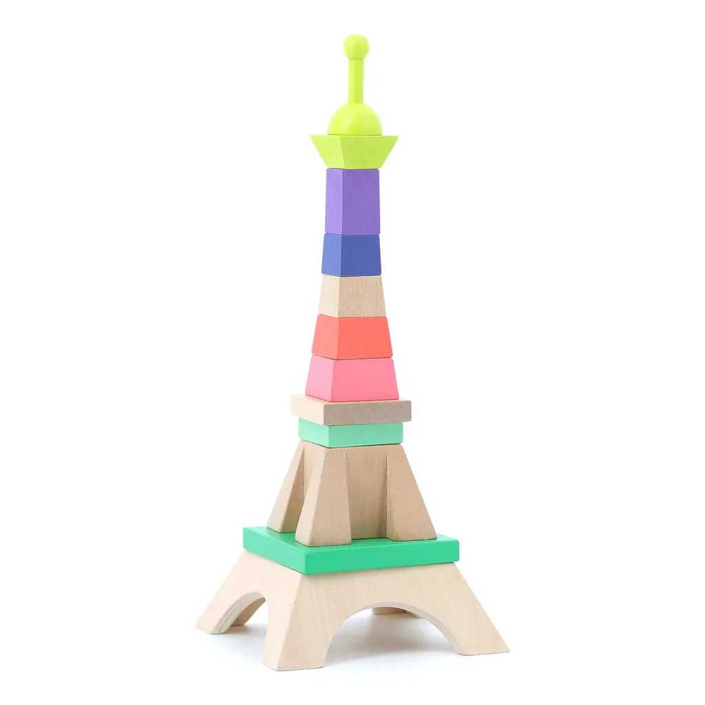 Tour Eiffel en bois durable pour remplacer les bibelots fragiles en fer