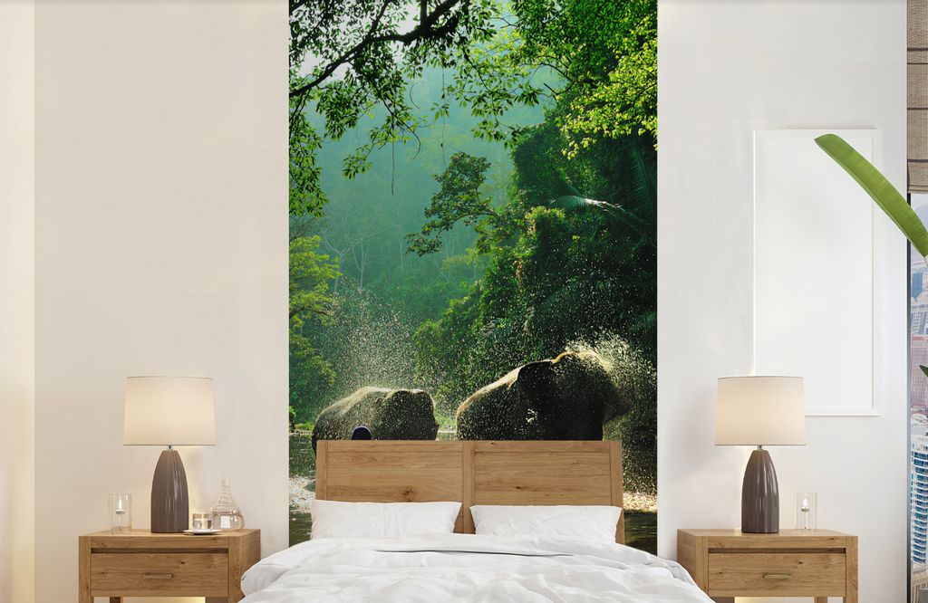 MuchoWow Fototapete für Wohnzimmer oder Schlafzimmer Wandtapete Vinyl Motivtapete Elefanten mit ihren Trainern in einem Fluss - 120x240 cm - Hin...