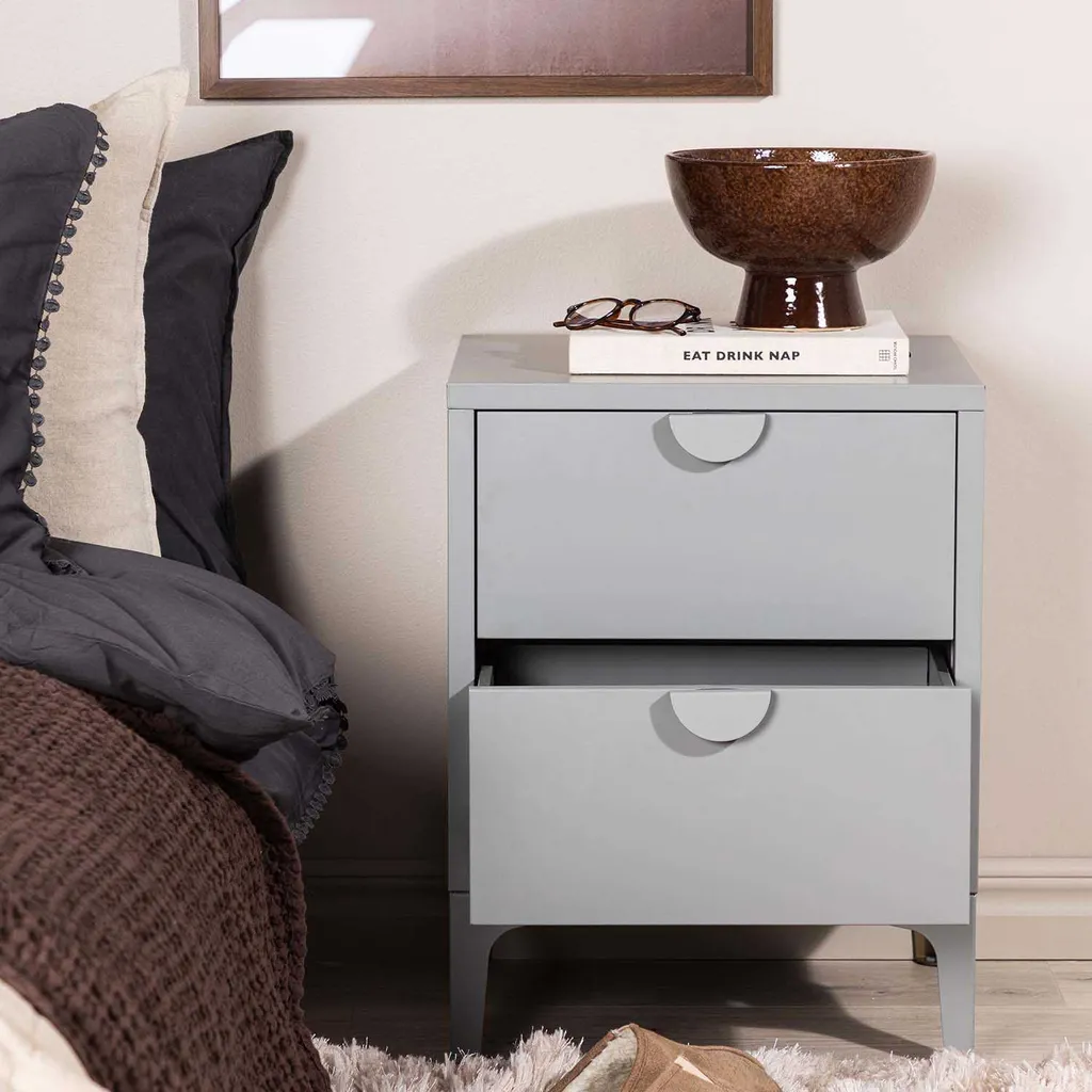 Table de nuit grise 2 tiroirs Piring en bois avec finition gris clair - 12