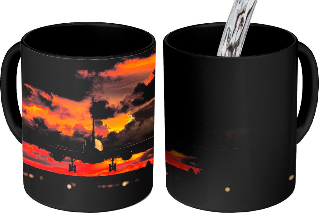 MuchoWow Zauber Tasse Zaubertasse Magic Landendes Flugzeug für schönen Himmel 350 ml Farbwechsel Becher Geschenk Geschenkidee - Magic-Tasse - F...