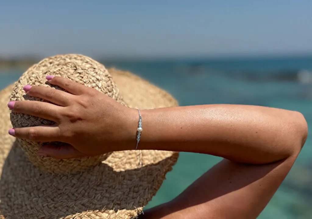 Bracelet aigue-marine anti-allergie réglable avec perle de rivière