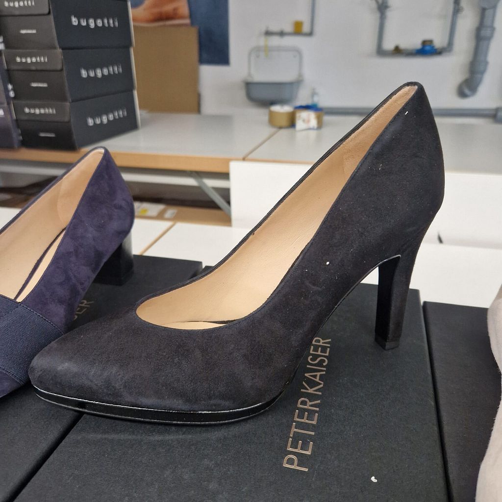 Modische Pumps für Damen in schwarz