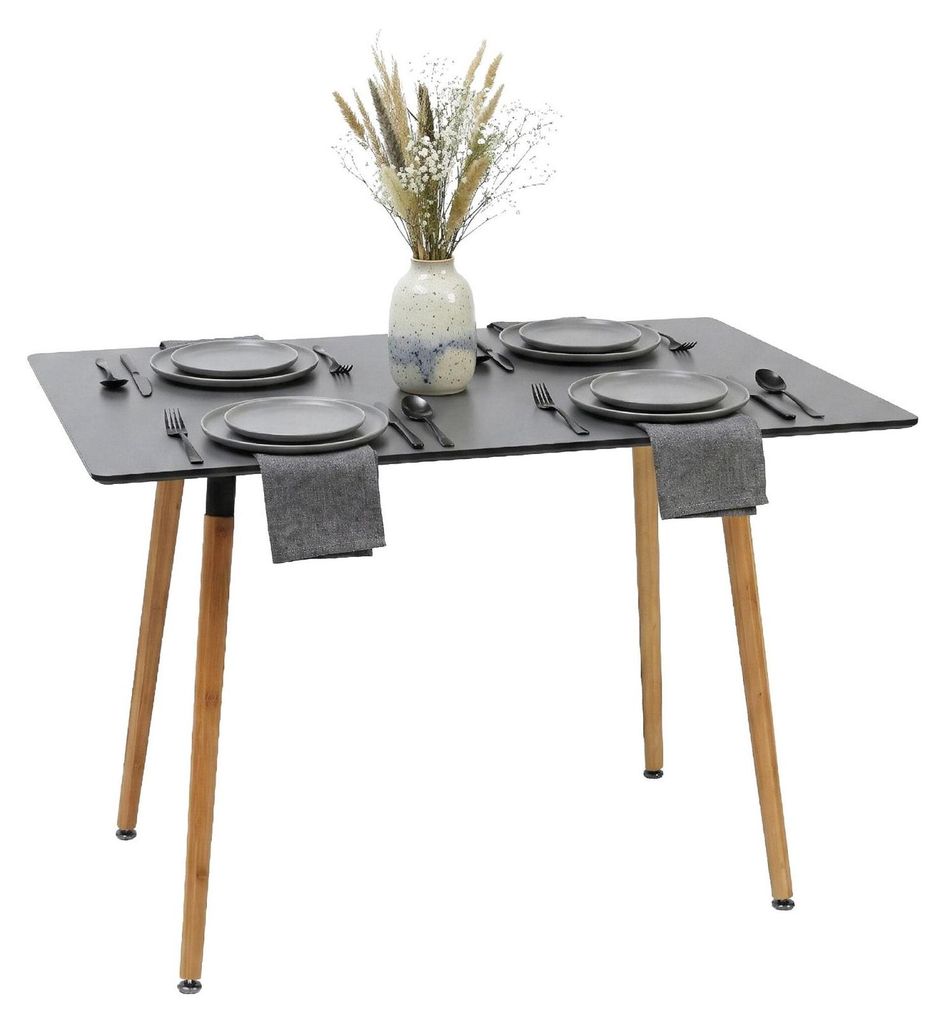 Quadratischer Esstisch mit Bambusbeinen