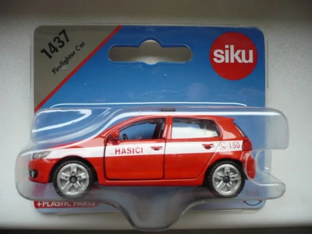 Petite Voiture Pompiers SIKU Incassable Version Tchèque pour Collection