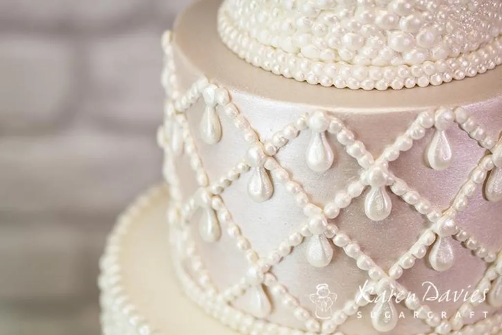 Crea Torte Nuziali da Sogno con lo Stampo Perle Karen Davies