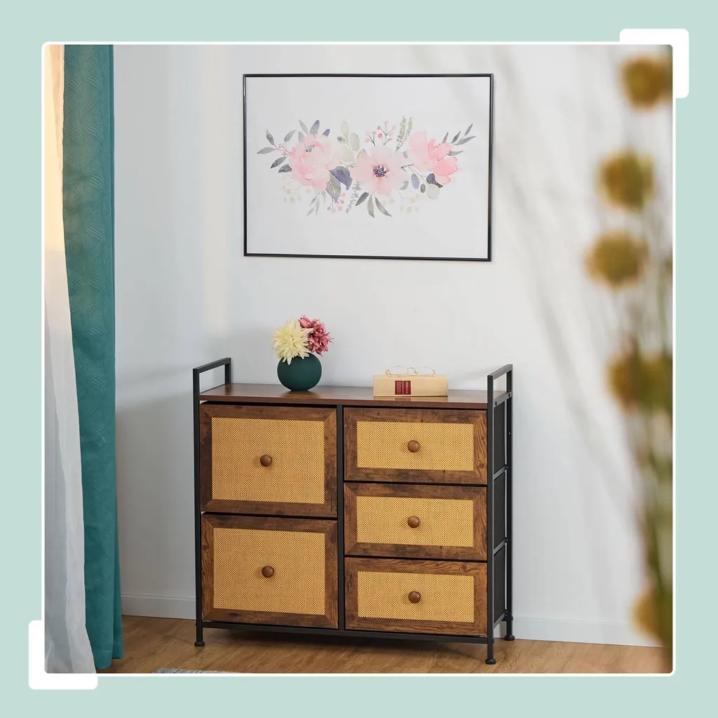 Chiffonnier 5 tiroirs en cannage aspect rotin pour rangement de chambre
