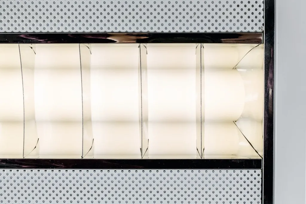 Luminaire encastré LED 40W 620x620 idéal pour bureaux et commerces