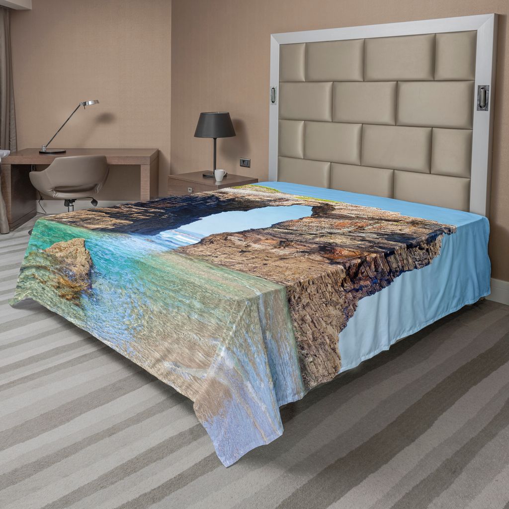 ABAKUHAUS Strand Bettlaken, Alter Felsiger Stein Wölbt Sich Auf Spanischem Seeküste Sommer Natur Mittelmeerdruck, weiches bequemes oberes Bettlak...