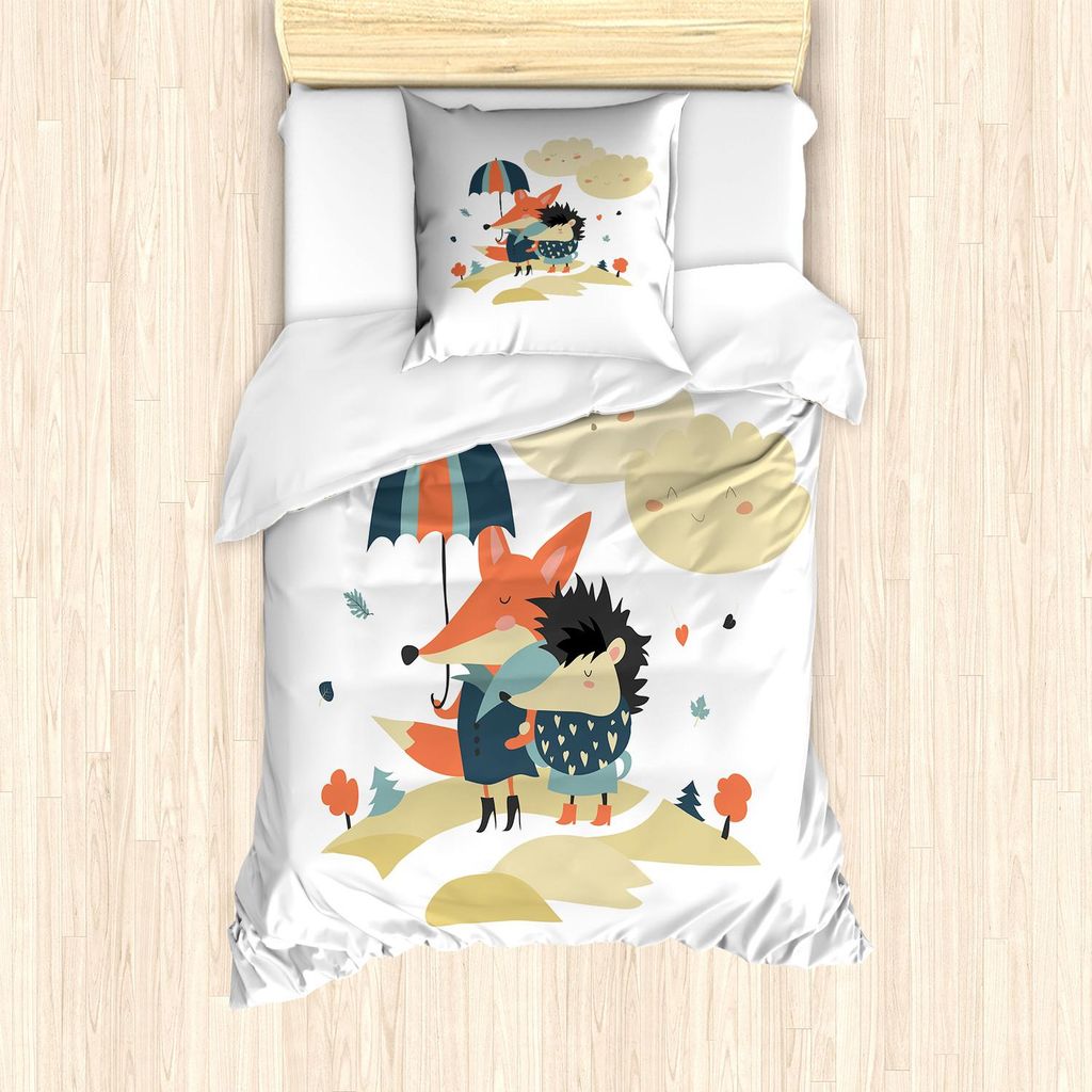 ABAKUHAUS Herbst Bettbezug Set, Fuchs und Igel Tier Paar mit einem Regenschirm geht Fallen September Leaves, 135 x 200 cm + 80 x 80 cm, Mehrfarbig