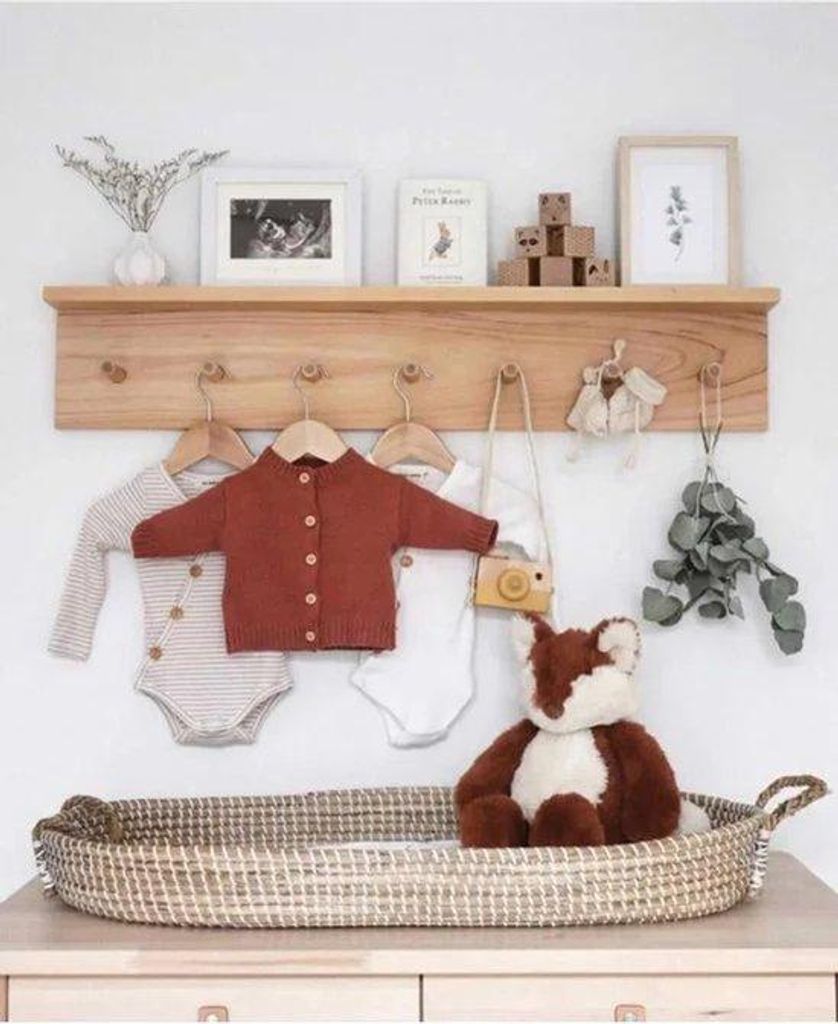 Kindergarderobe Montessori Wandregal aus Holz mit 2 Ablagen und 5 Haken 50 cm