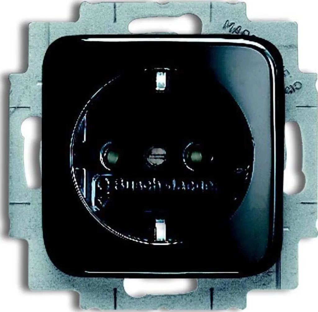 Prise Busch-Jaeger 20 EUCKS-215 avec Obturateur de Sécurité Noir SW