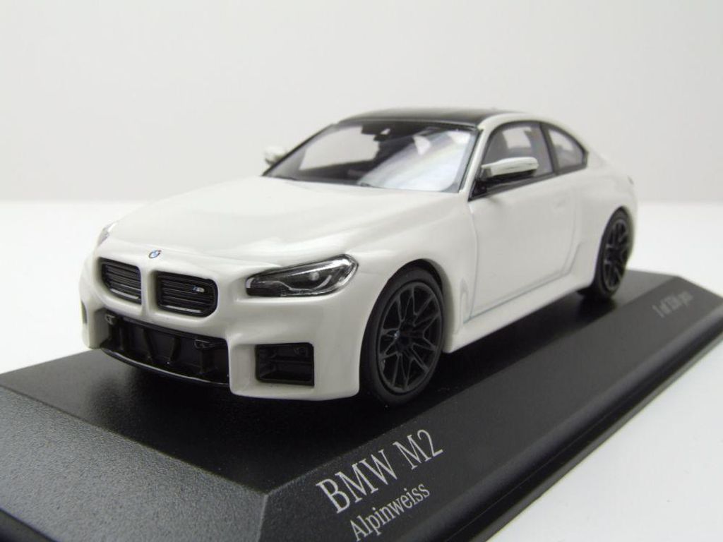 Minichamps 410023122 BMW M2 2023 weiß 1:43 Produktbild 