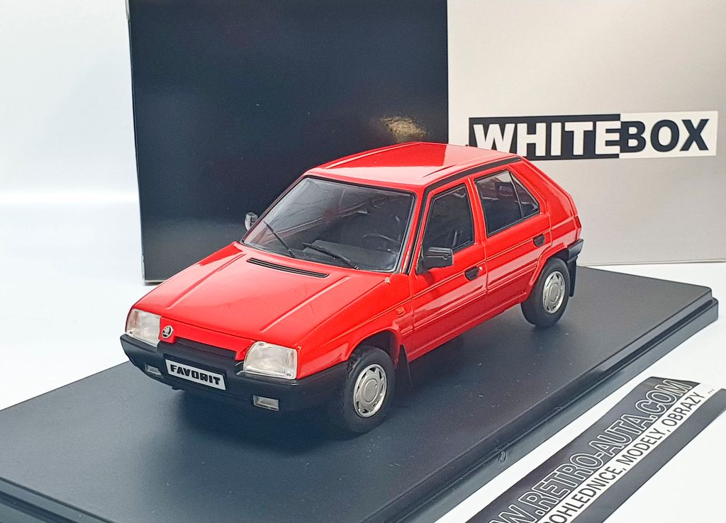 Škoda Favorit červená 1:24 WHITEBOX Obrázok produktu 