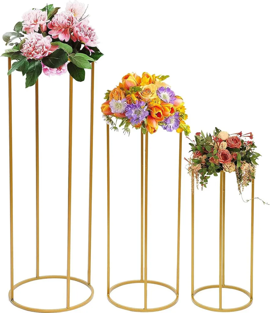 Lot de 3 supports de fleur au sol, colonnes géométriques en métal doré