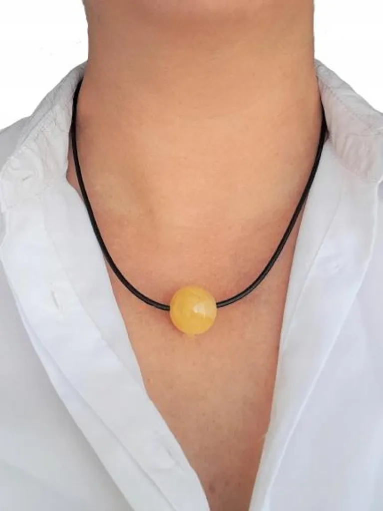 Collier de boules d'ambre jaune laiteux 25mm avec courroie réglable