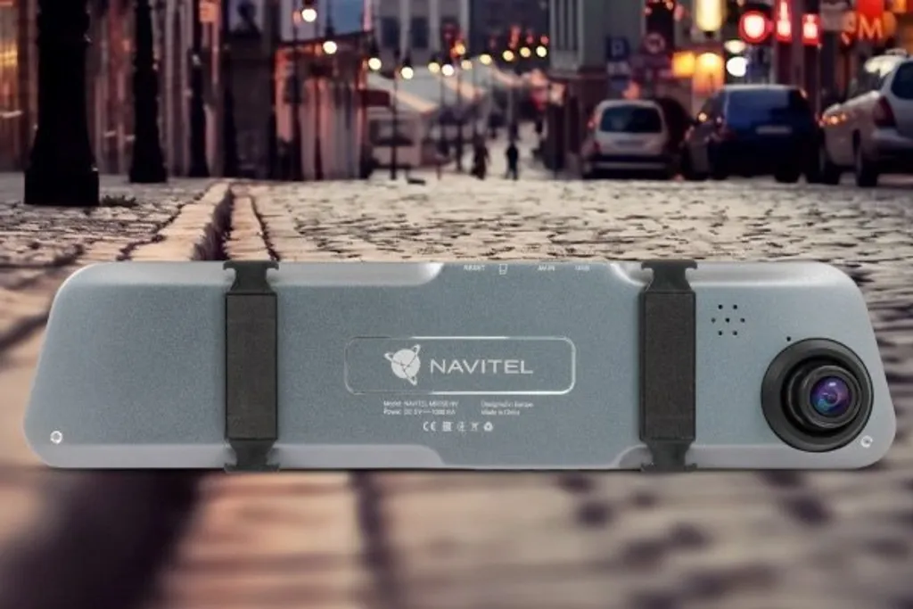 Caméra Embarquée Navitel MR155NV pour Sécurité Routière et Aide USB