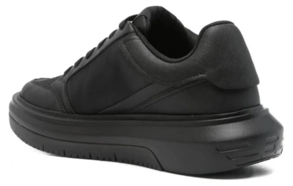 Chaussures Armani X4X633XR325K001 : Le Choix Idéal pour le Bureau ou Sortie