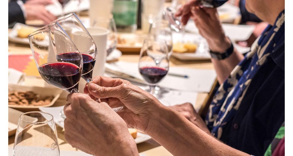 Jochen Schweizer Rebsortenkurs mit Degustation für 2 Nürnberg; Erlebnis verschenken oder selbst erleben; Gutschein gültig für 2 Personen Grupp...