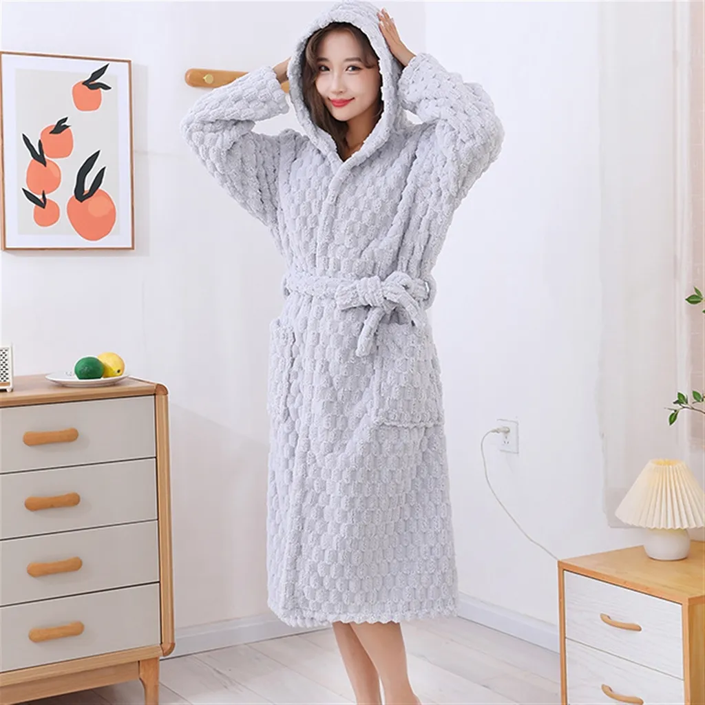 Accappatoio Donna in Pile di Corallo Grigio con Cappuccio: Calore Invernale