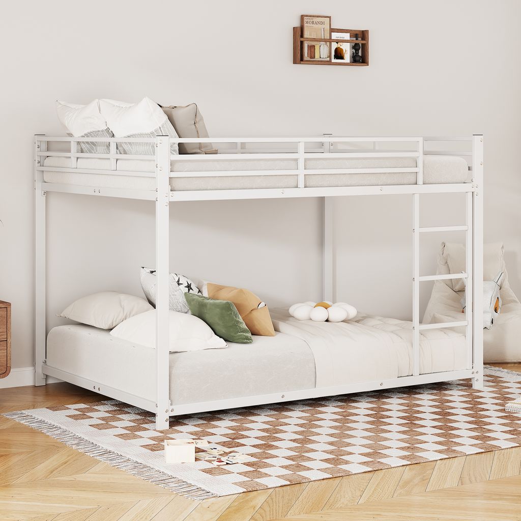 okwish Kinder-Etagenbett mit 1*Matratze 140 x 200 Metallbett Kinderbett im klassischen Design,Mit Absturzsicherung,robust und langlebig, Weiß