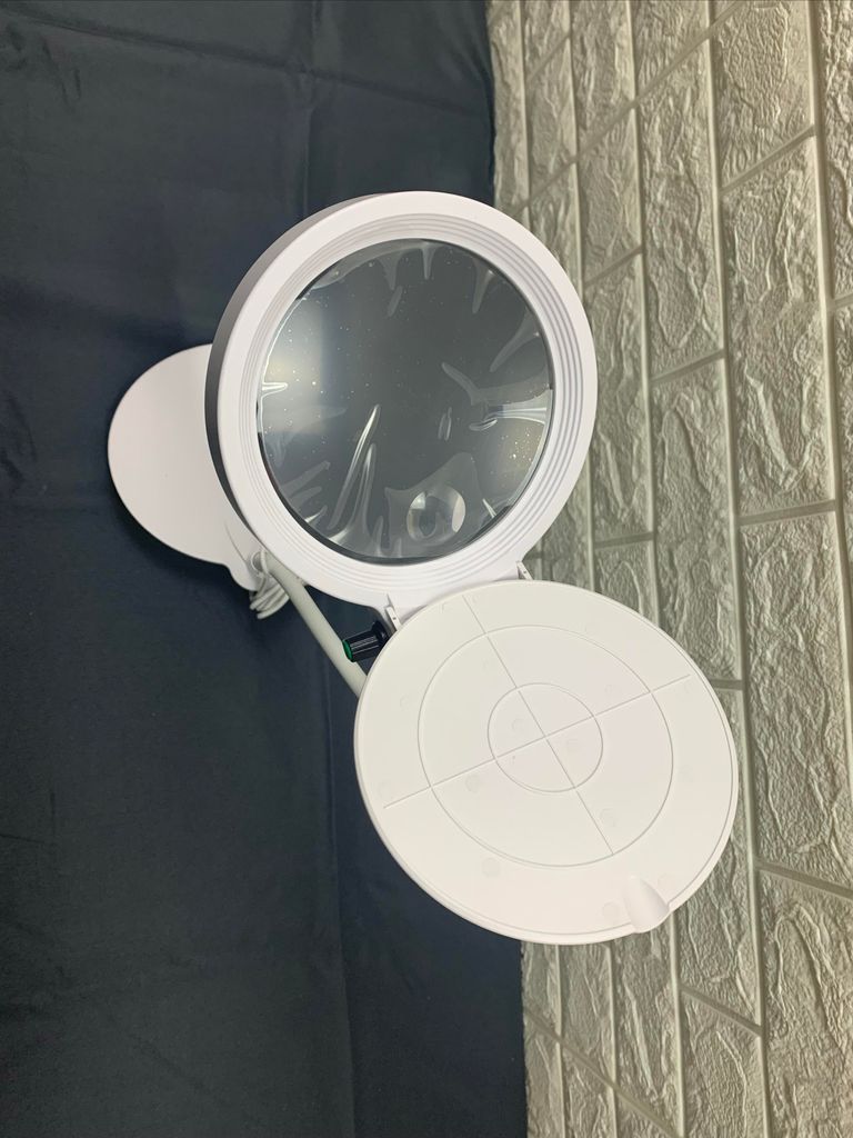 Orbisana Tischlupe mit LED mit USB Anschluss