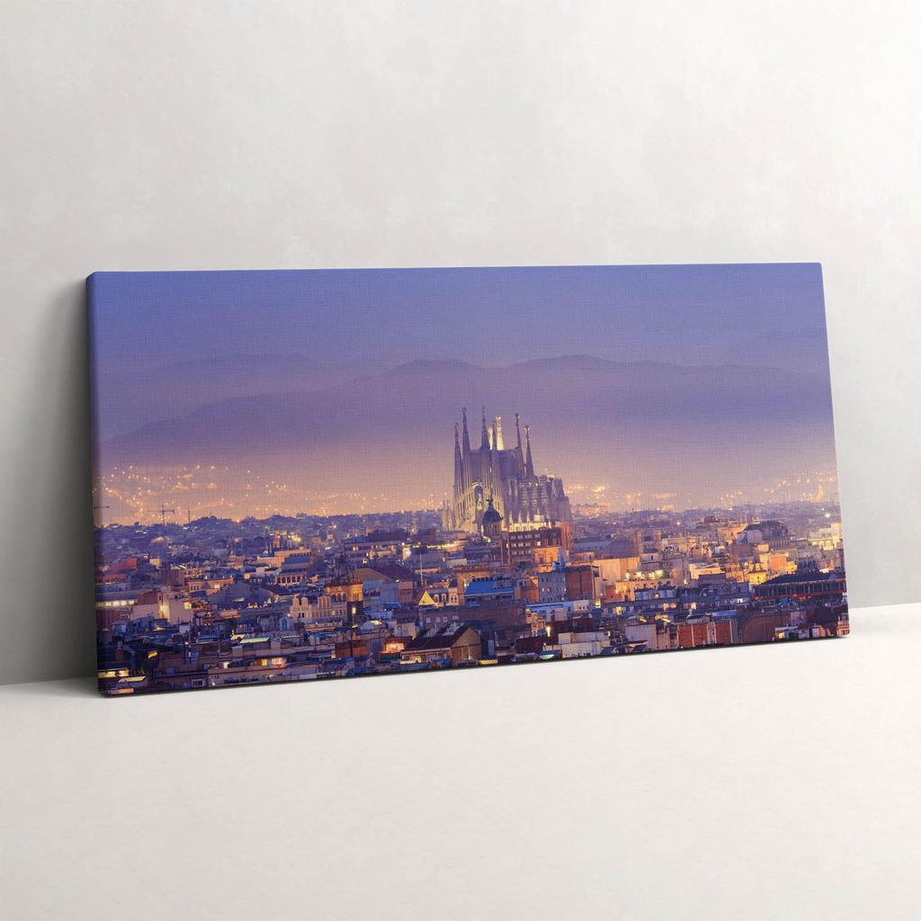 Blick auf Barcelona und die Sagrada bei Nacht – Leinwandbild Wandbild – 140x70 cm – Leinwandbilder – Wandbilder – Schlafzimmer – Flur