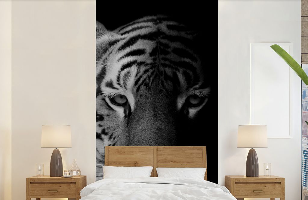 MuchoWow Fototapete für Wohnzimmer oder Schlafzimmer Wandtapete Vinyl Motivtapete Tiger - Tiere - Wild - Schwarz - Weiß - 120x240 cm - Hintergr...