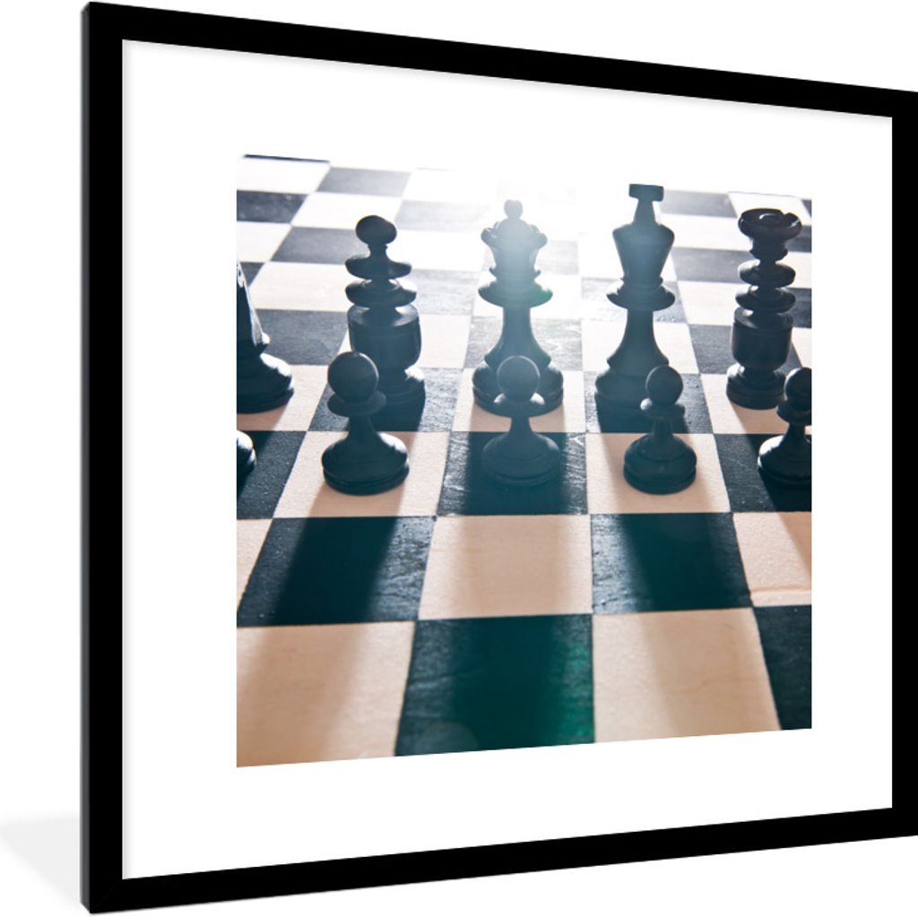 MuchoWow Gerahmtes Poster Die schwarzen Schachfiguren auf dem Brett 40x40 cm - Poster mit Schwarzem Bilderrahmen Wandposter Rahmen Foto Bilder - ...