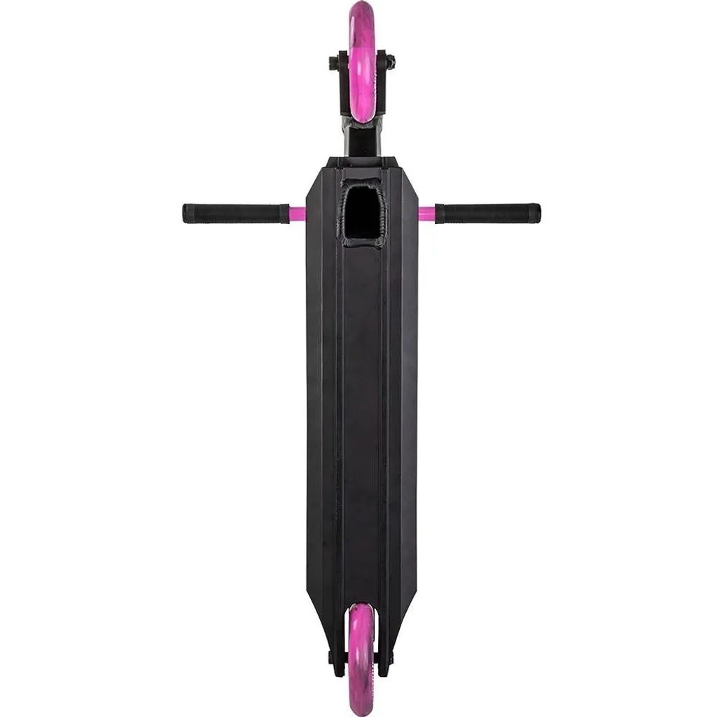 Trottinette freestyle robuste pour éviter le jeu de direction