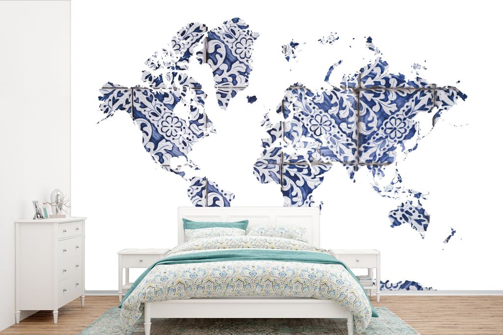 MuchoWow Fototapete für Wohnzimmer oder Schlafzimmer Wandtapete Vinyl Motivtapete Weltkarte - Delfter Blau - Weiß - 450x300 cm - Gemusterte