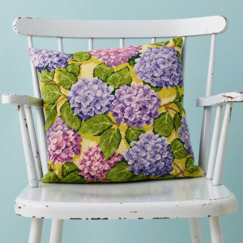 Permin Stickpackung Kissen "Hortensie" 39x39 cm – Stickset mit DMC Wolle